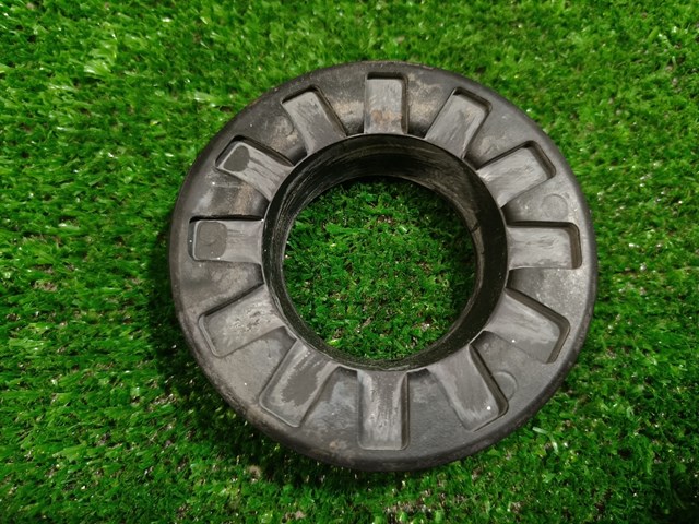 Резиновое кольцо пружины задней MR594121 MITSUBISHI