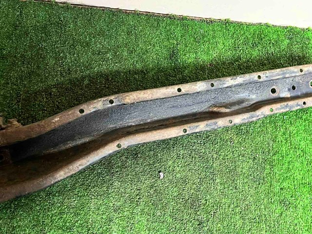 Балка крепления двигателя MR594295 MITSUBISHI