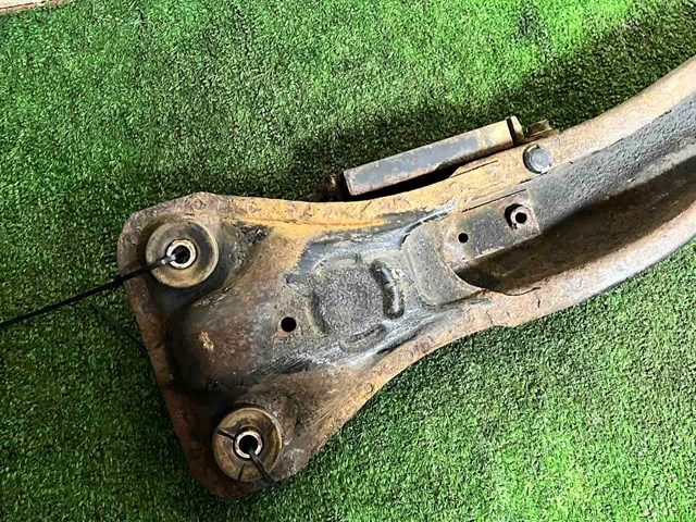 MR594295 Балка крепления двигателя купить Ирпень
