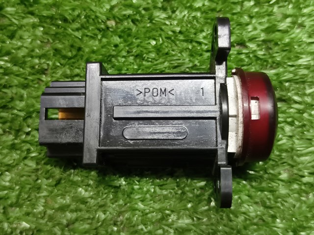MR951792 Кнопка включения аварийного сигнала купить Тернополь