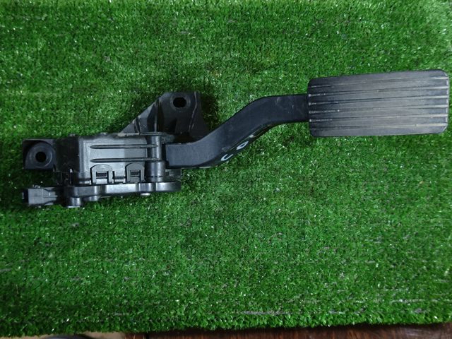MR955216 MITSUBISHI Педаль газа (акселератора) купить в Черновцы