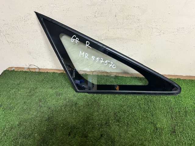 MR957570 MITSUBISHI Стекло-форточка двери передней правой купить в Львов