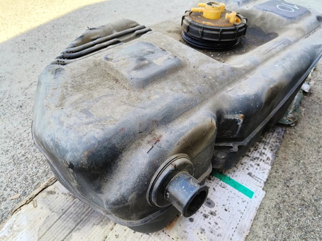 MITSUBISHI MR978279 Бак топливный в наличии Николаев