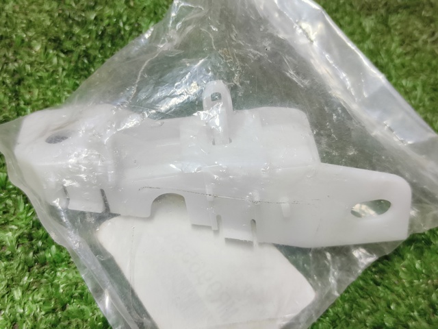MR996569 MITSUBISHI Кронштейн бампера переднего внешний левый купить в Сумы