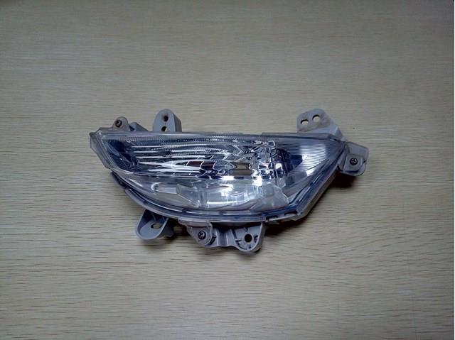 Поворотник правый B45A51350A MAZDA