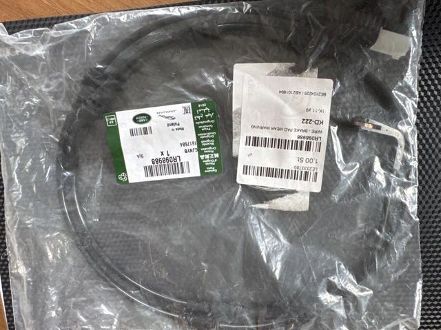 LR098988 LAND ROVER Датчик износа тормозных колодок передний купить в Чернигов