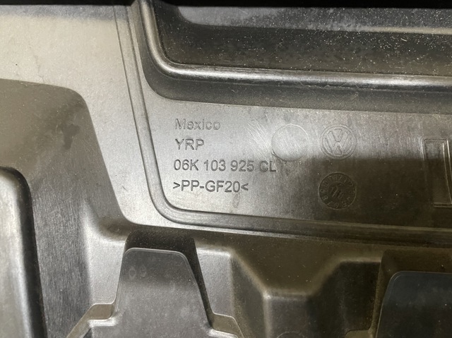 VAG 06K103925CL Крышка двигателя в наличии Павлоград
