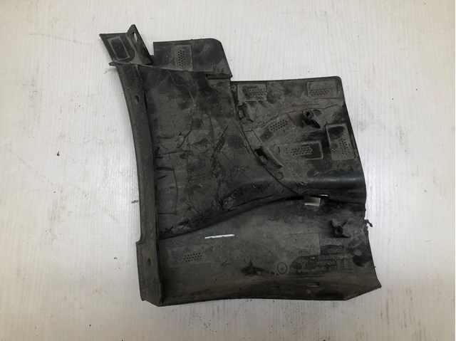 Крепление бампера 108417500D Tesla Model