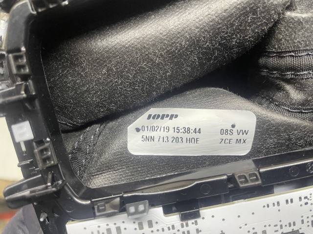 VAG 5NN713203HQE Ручка КПП в наличии Черкассы