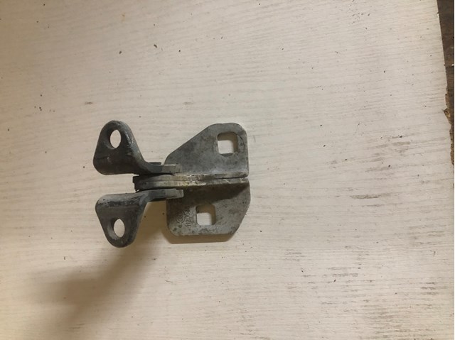 Петля задней правой двери 600956901E Tesla Model