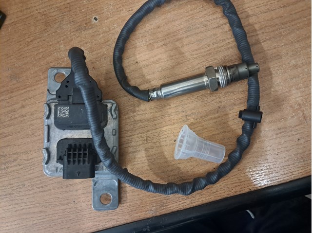 8R0907807R VAG Датчик оксидов азота NOX передний купить в Николаев