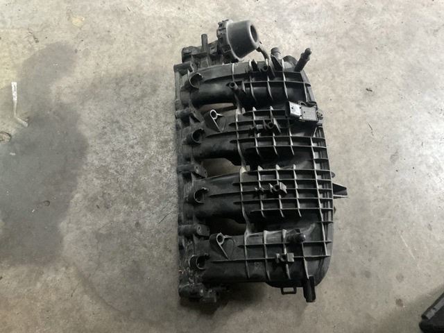 Впускной коллектор 06L133201BB VAG