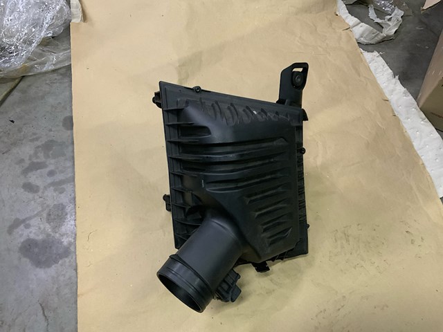 Коробка фильтра 13718513916 BMW