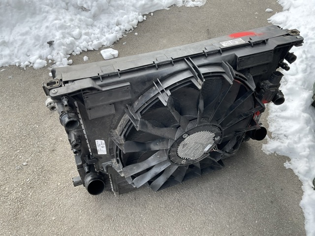 17118474824 BMW Радиатор охлаждения двигателя купить в Ужгород