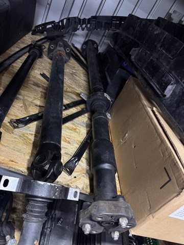 Вал карданный задний в сборе 26108642909 BMW