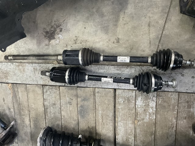 Вал приводной правый 31608687782 BMW