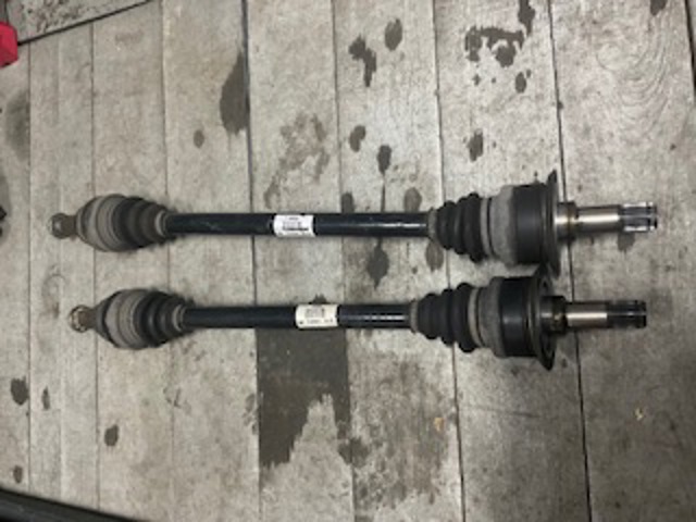 Полуось задняя, правая 33207598042 BMW