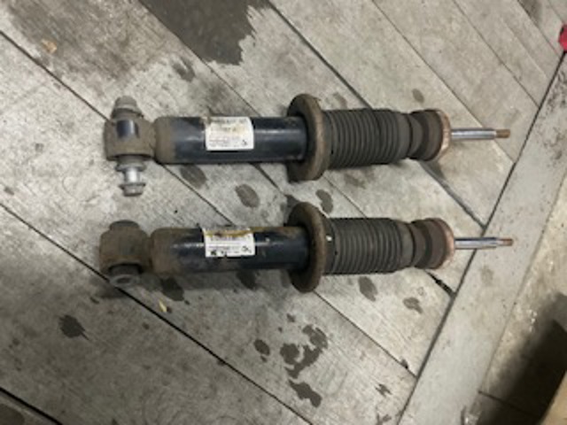 Амортизатор задней подвески 33526796422 BMW