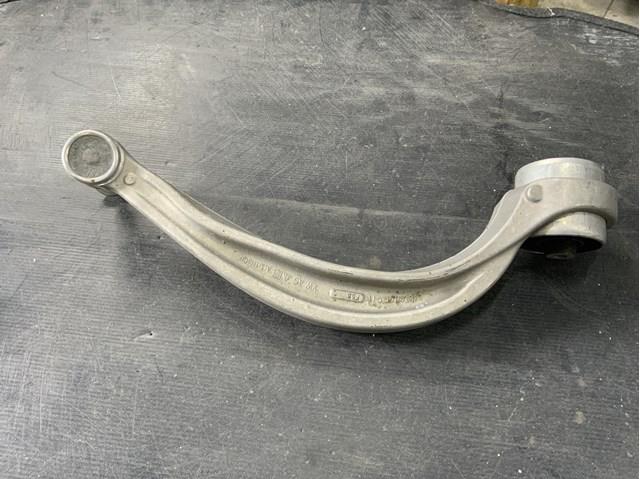 Передний нижний рычаг 4M0407696C VAG
