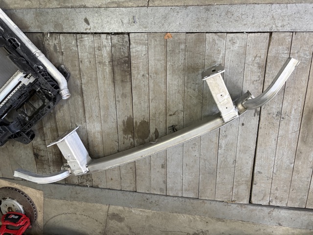 Буфер бампера переднего 4M0807109E VAG