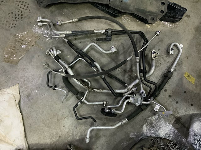 Трубопроводы 4M0816743BD VAG