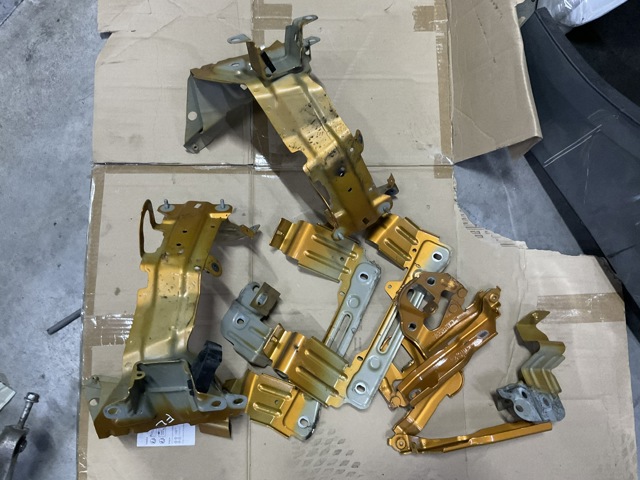 Петля капота 4M8823302B VAG