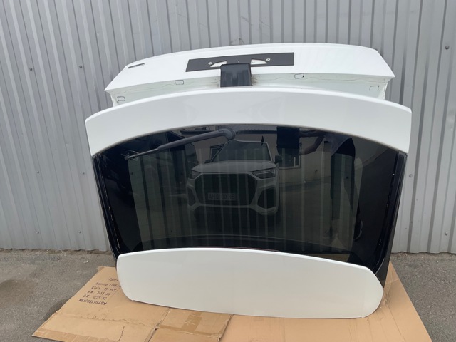 Крышка багажника 4M8827025C VAG