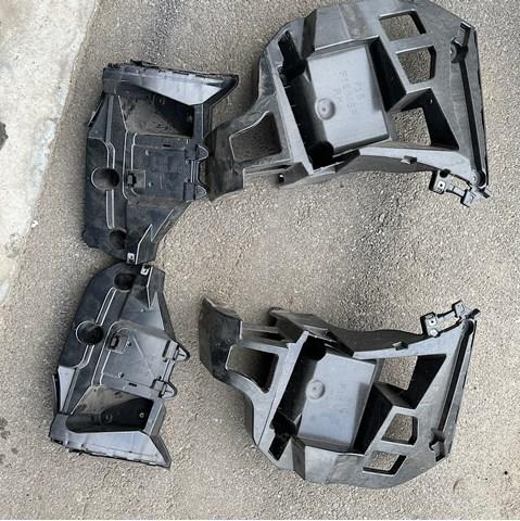 Кронштейн бампера заднего, внешний левый 51127319829 BMW