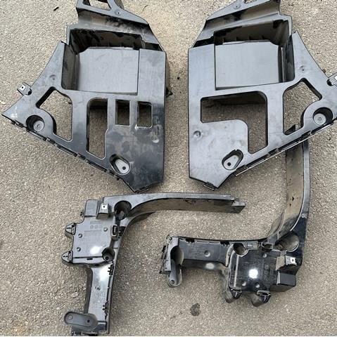 Направляющая заднего бампера, левая 51128054019 BMW