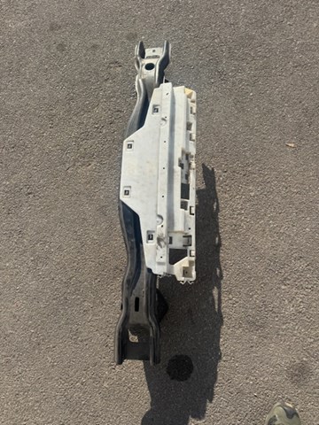 Кронштейн бампера заднего, центральный 51128054200 BMW