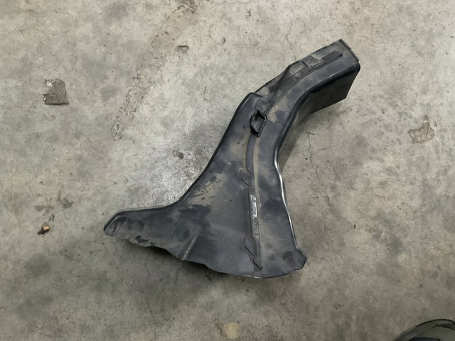 Воздуховод тормозного диска, левый 51747396939 BMW