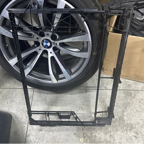 Рамка крепления радиатора 7P0121093D VAG