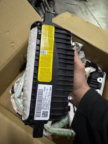 Подушка безопасности боковая 7P6880204F VAG