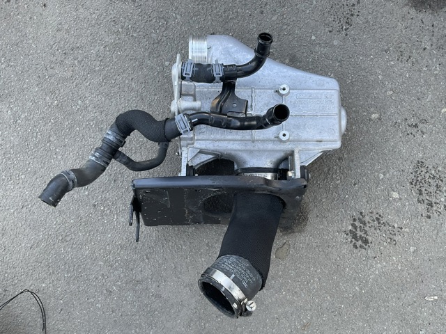 Охладитель наддувочного воздуха 8W0145785C VAG