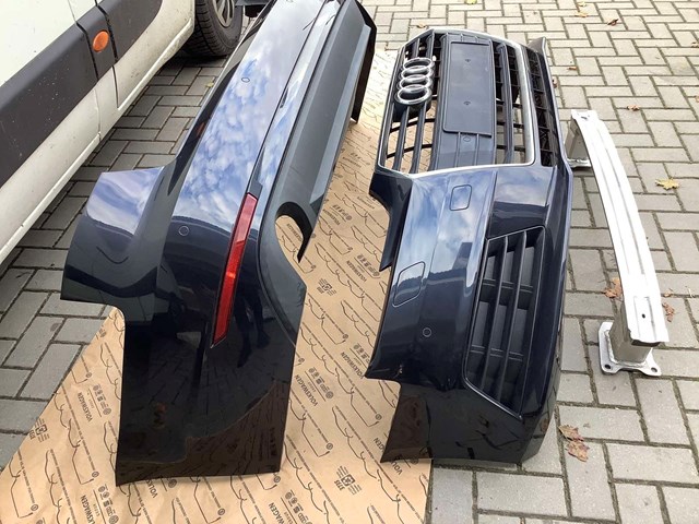 8W08076839B9 VAG Решетка бампера переднего центральная купить в Винница