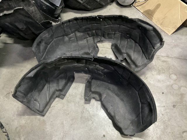 8W0810172F VAG Подкрылок крыла заднего правый купить в Сумы
