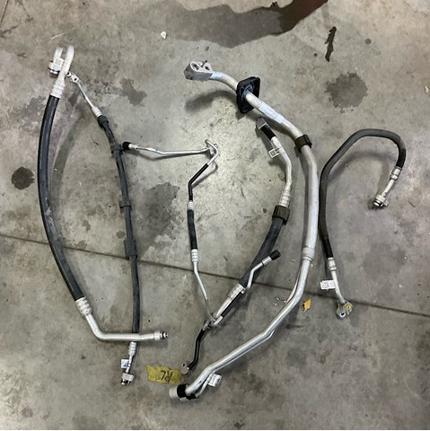 Трубопроводы 8W0816743BP VAG