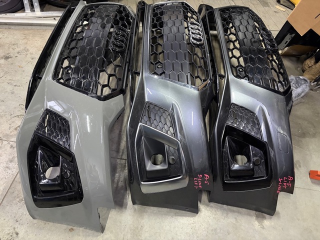 Решетка бампера переднего левая 8W6807681T3Q7 VAG