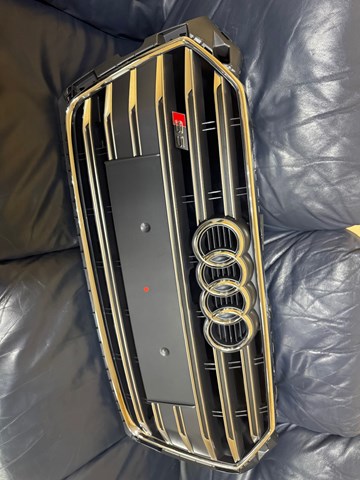 Облицовка радиатора 8W6853651APRP5 VAG