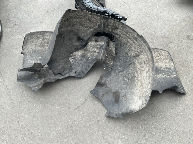 Подкрылок переднего крыла, правый 95B809962G PORSCHE