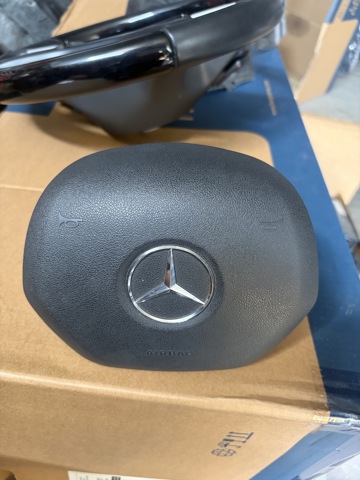 Подушка в руле A1668600002 MERCEDES