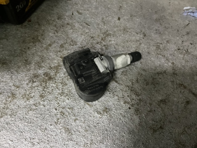 Манометр воздушный BHA437140 MAZDA