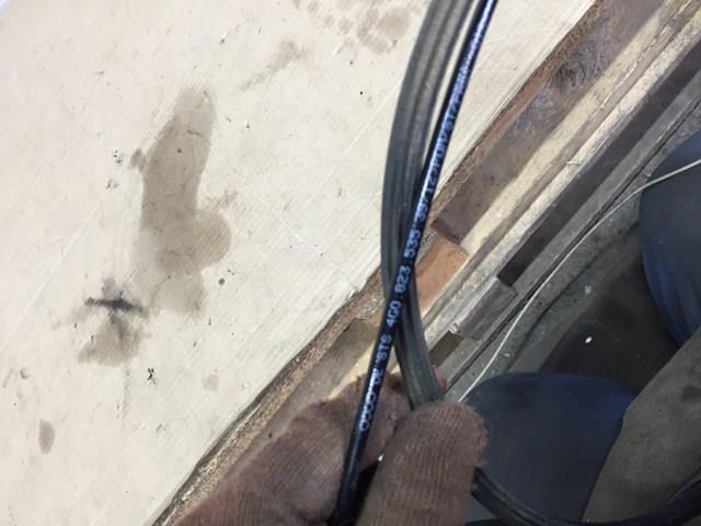 Трос открывания капота, задний 4G0823535 VAG