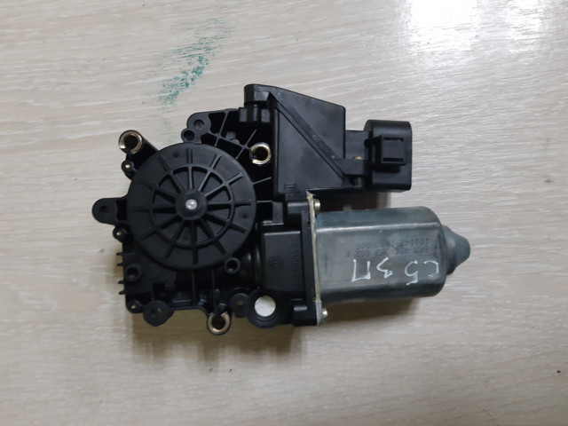 VAG 4B0959802 Мотор стеклоподъемника двери передней правой в наличии Кривой Рог