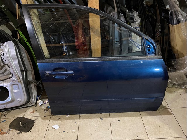 Пассажирская передняя дверь 5700A168 MITSUBISHI