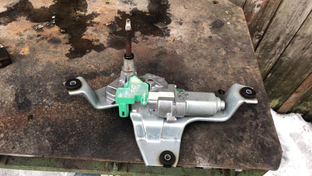 Стеклоочиститель двери задка 8253A011 MITSUBISHI
