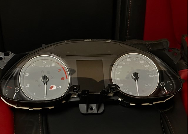 Щиток приборов 8K0920983 VAG