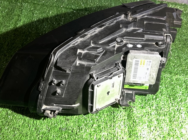 8R0941030AJ VAG Фара правая купить в Павлоград