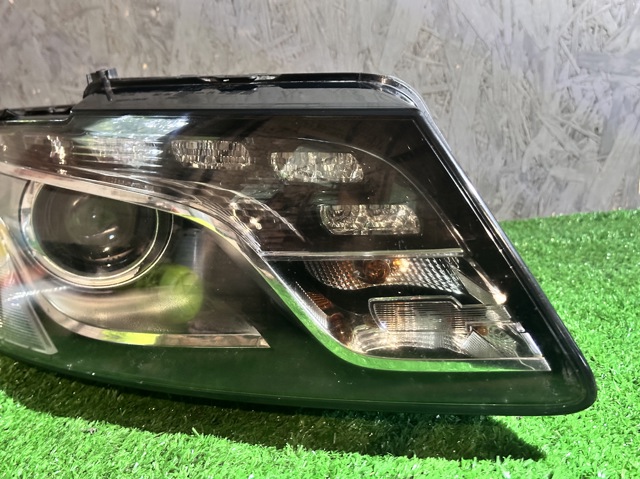 VAG 8R0941030AJ Правая фара в наличии Украина