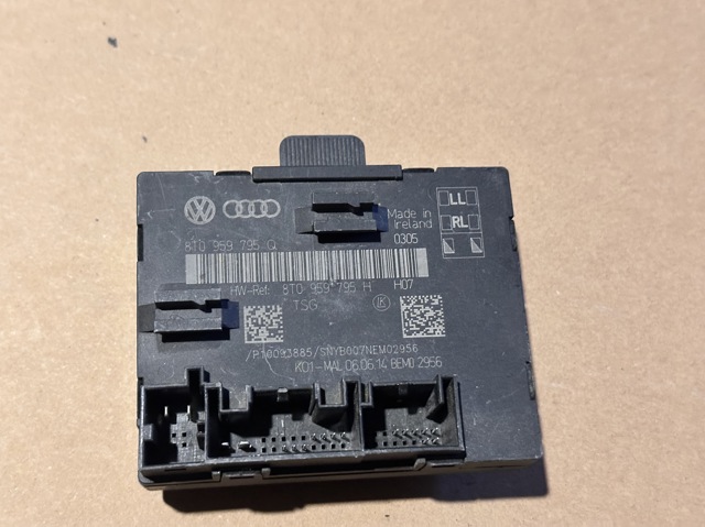 Блок комфорта задней двери 8T0959795Q VAG